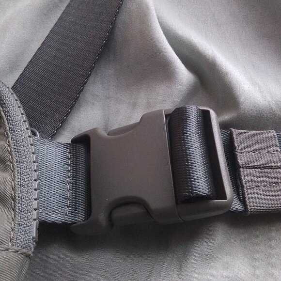 Sage Lululemon Everywhere Belt Bag - Picture 7 of 8